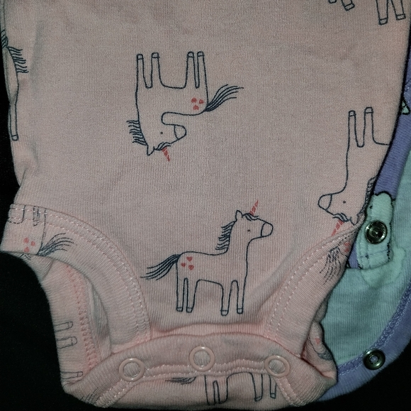 Newborn unicorn onsie - Picture 4 of 6